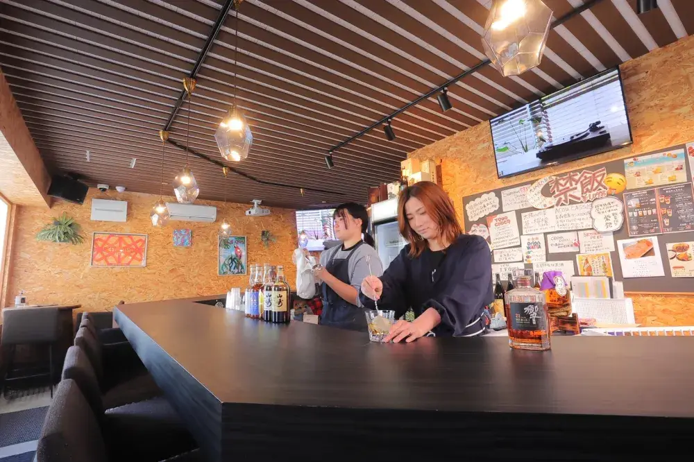 バーの店内スタッフ