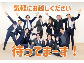 手のひらサイズの部品の検品作業