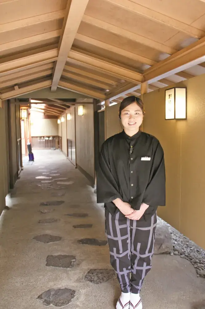 老舗旅館のお客様係