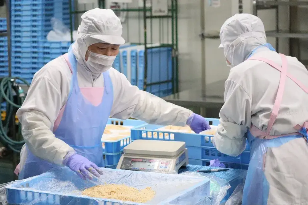 冷凍食品の袋詰めなどの製造スタッフ