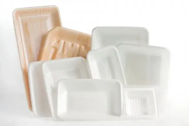 食品トレイのピッキング及び梱包