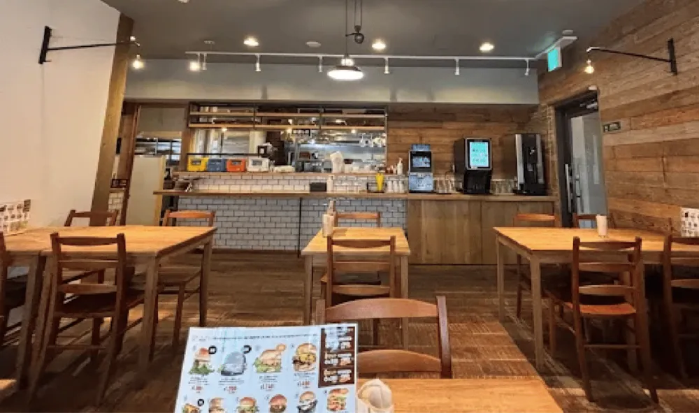 黒毛和牛ハンバーガー店スタッフ