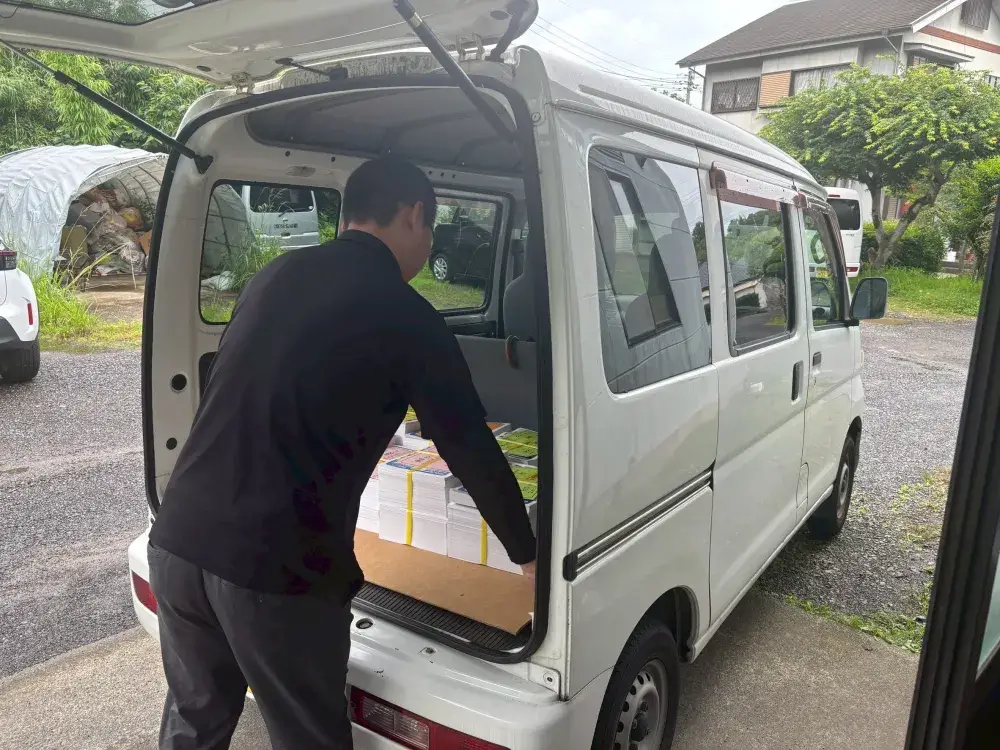 印刷物のお届けおよび原稿受け取り