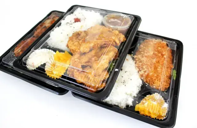 日払いOK　パック詰めされたお刺身の仕分け