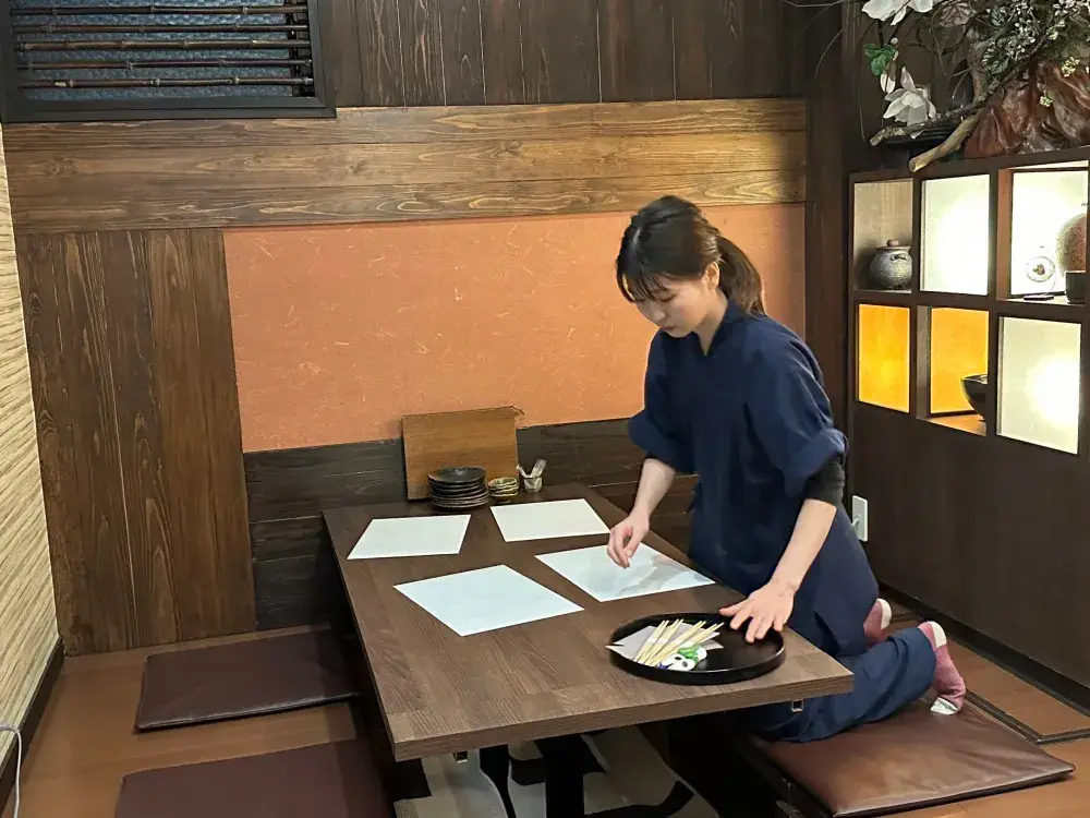 ホールスタッフ