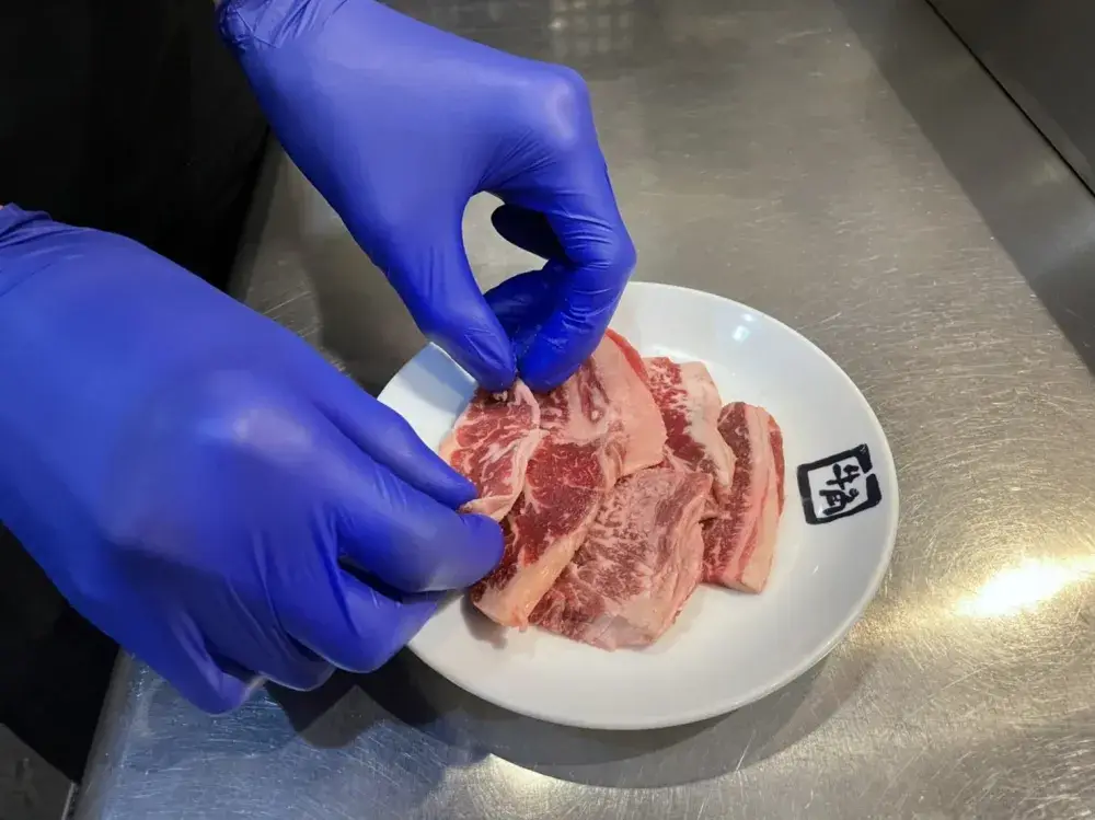 焼肉店のキッチンスタッフ