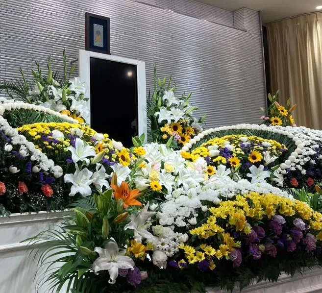 葬儀場の花の片付けスタッフ 週3日OK