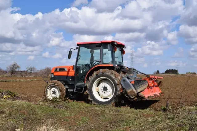 農機具やトラクターなどの整備・修理