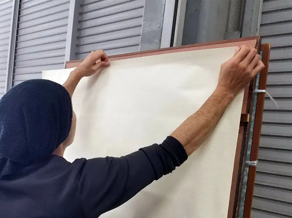 ふすまの張り替え作業スタッフ