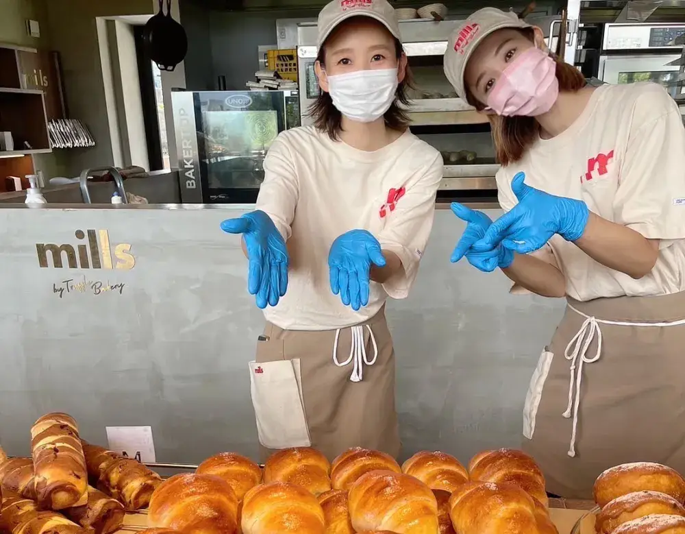 パン販売及び接客スタッフ