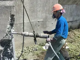 解体工事はつり工