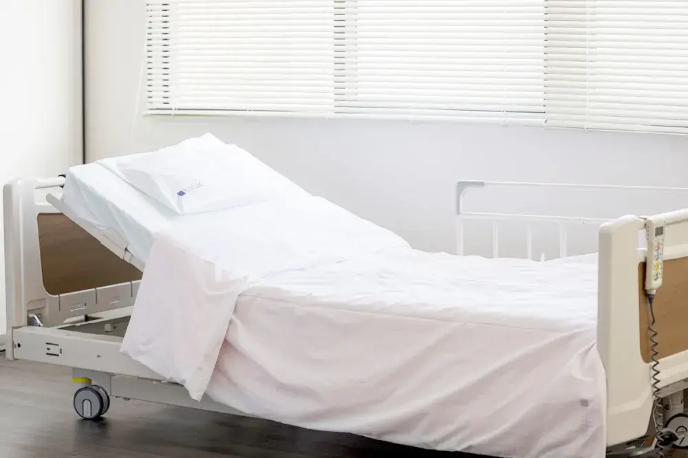 病院内での寝具回収・補充