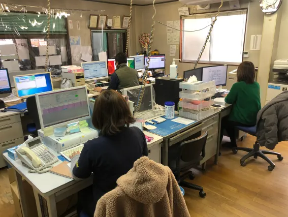中古車買取・リサイクル会社の内勤営業