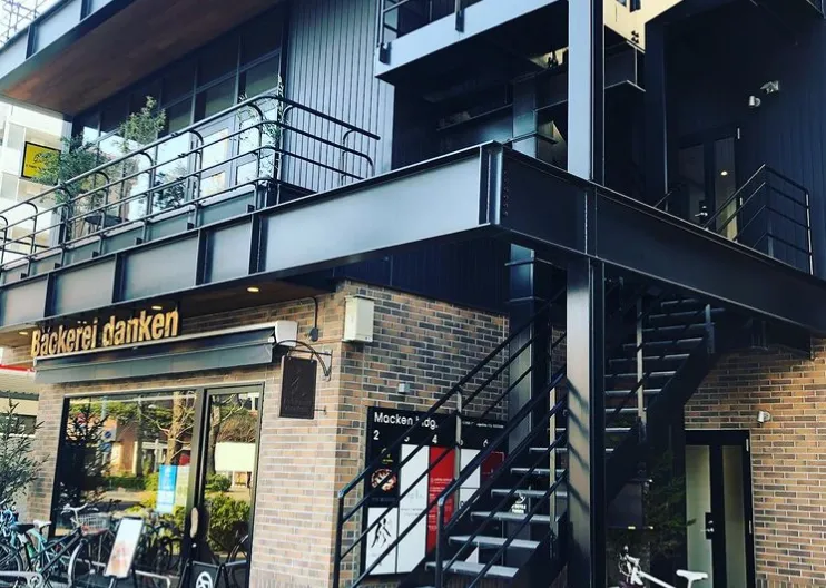 店内スタッフ