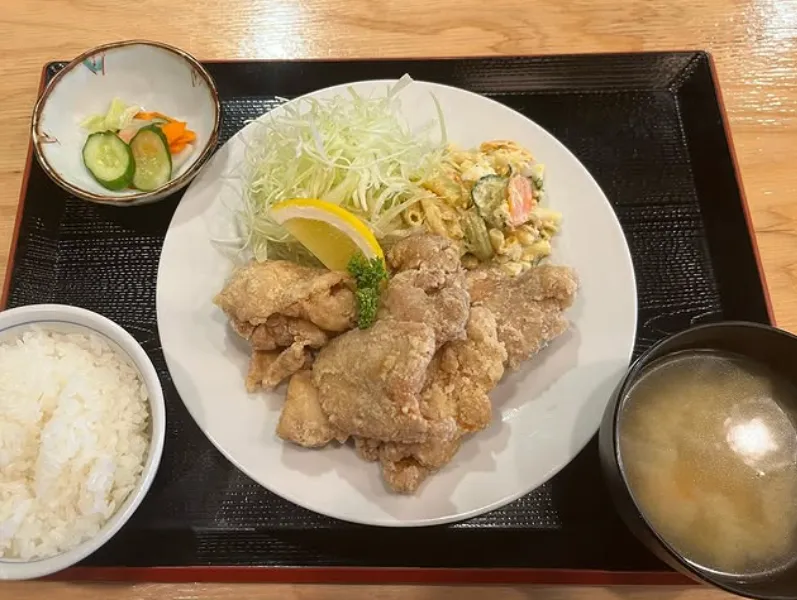 ランチのキッチンスタッフ