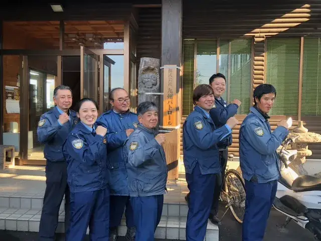 交通整理やイベントでの警備スタッフ