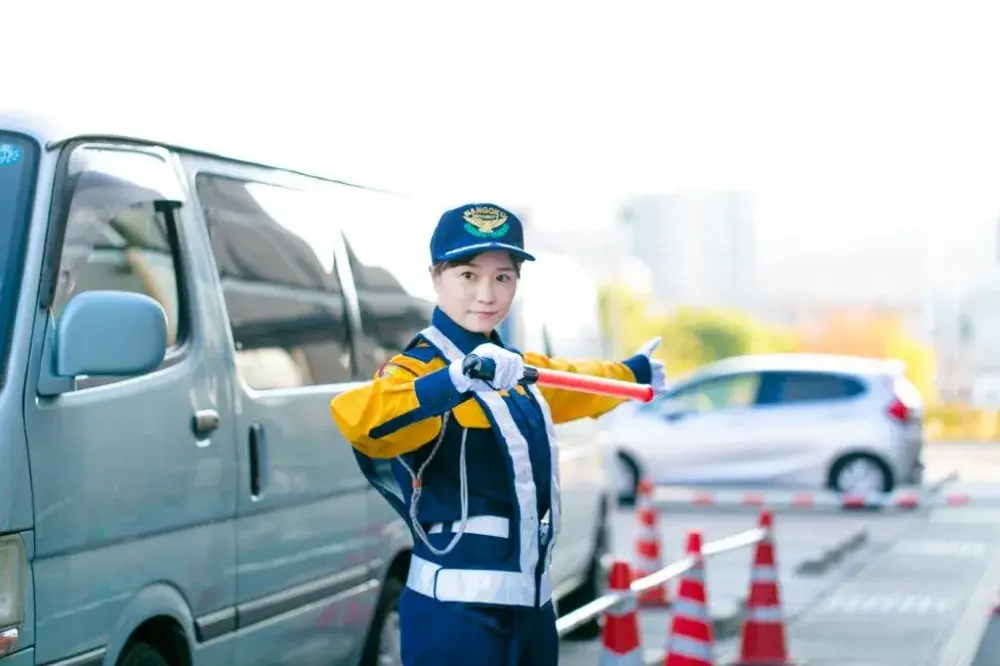 駐車場警備や交通警備
