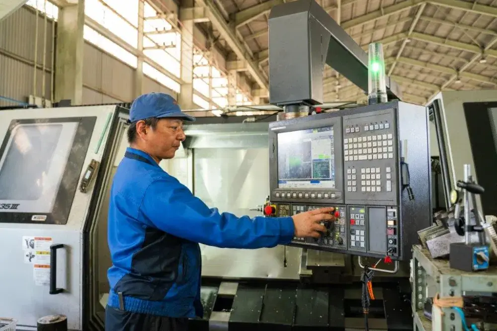 工場内製造スタッフ(一貫生産)