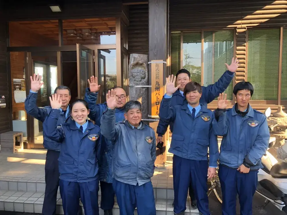交通整理やイベントでの警備スタッフ