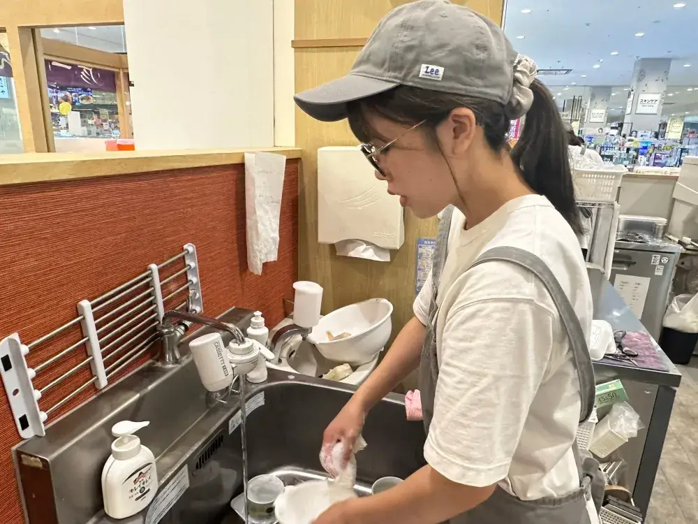 おにぎり屋さんのスタッフ